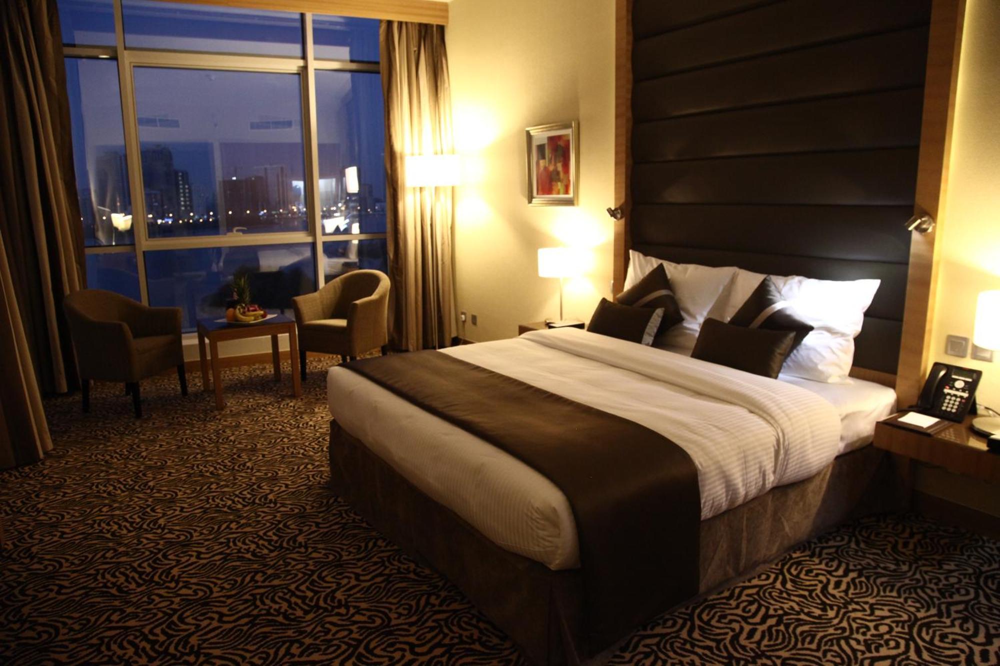 Copthorne Hotel Sharjah Esterno foto